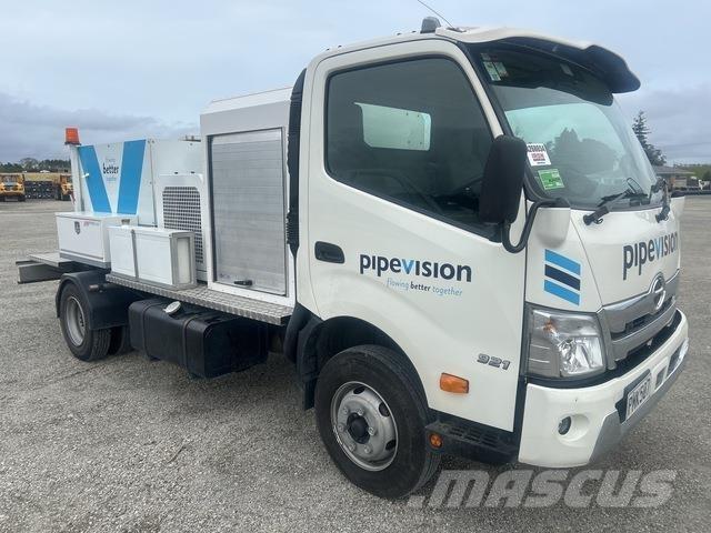 Hino 300 921 Water tankwagens