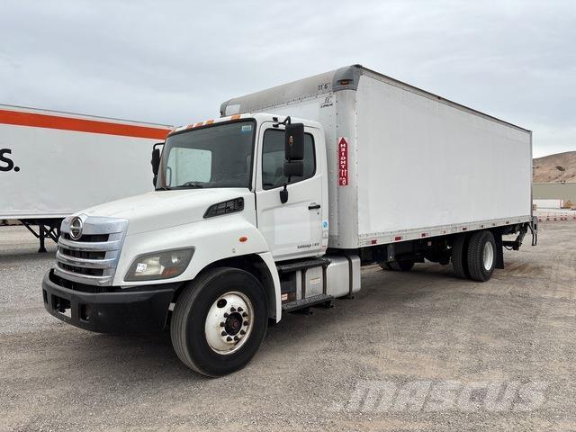 Hino 338 Bakwagens met gesloten opbouw