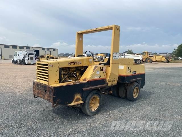 Hyster 530A Bandenwalsen