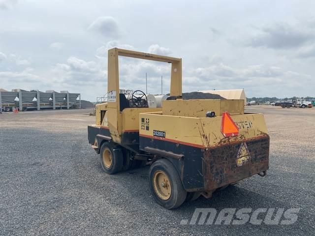 Hyster 530A Bandenwalsen