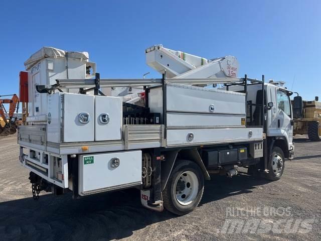 Isuzu FSS550 Auto hoogwerkers