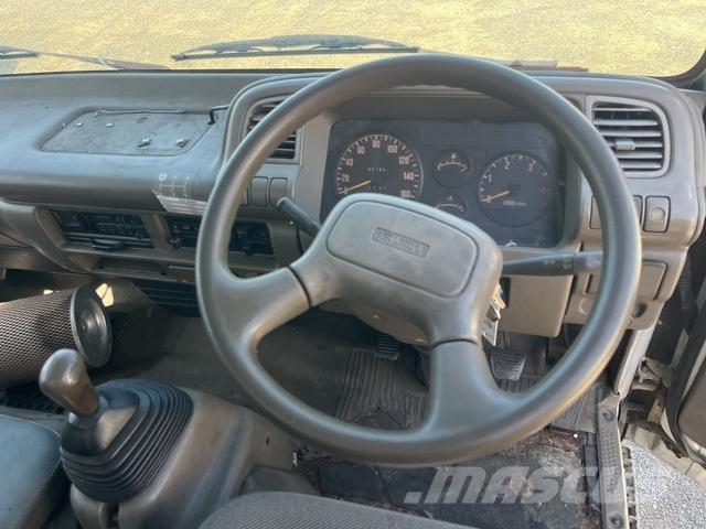 Isuzu NPR 400 Koelwagens