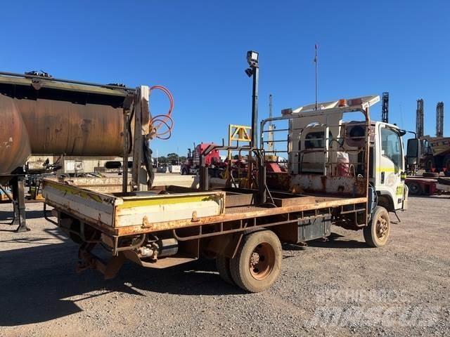 Isuzu NPS 300 Platte bakwagens