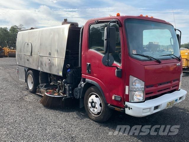 Isuzu NRR Veegwagens