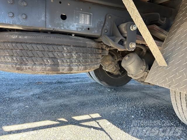 JAC N721 Vlakke laadvloer met kraan