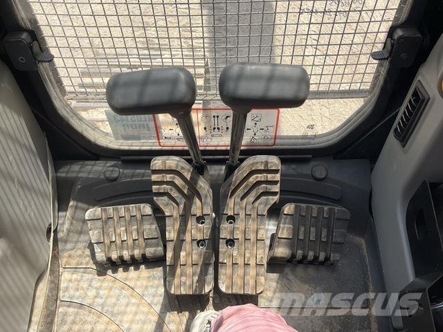 JCB 215LC Rupsgraafmachines