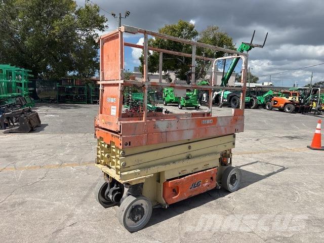JLG 2032ES Schaarhoogwerkers