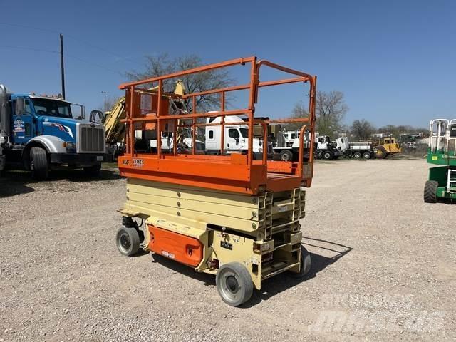 JLG 3246ES Schaarhoogwerkers