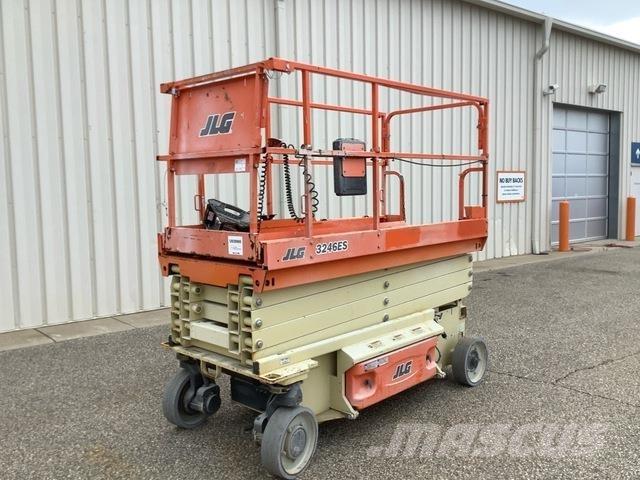 JLG 3246ES Schaarhoogwerkers