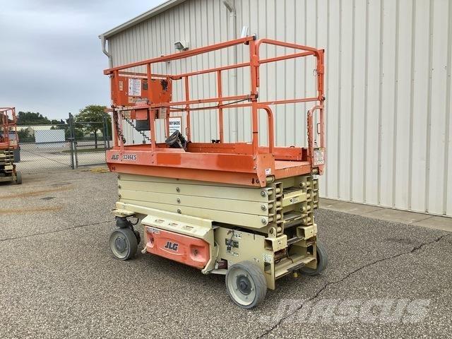 JLG 3246ES Schaarhoogwerkers