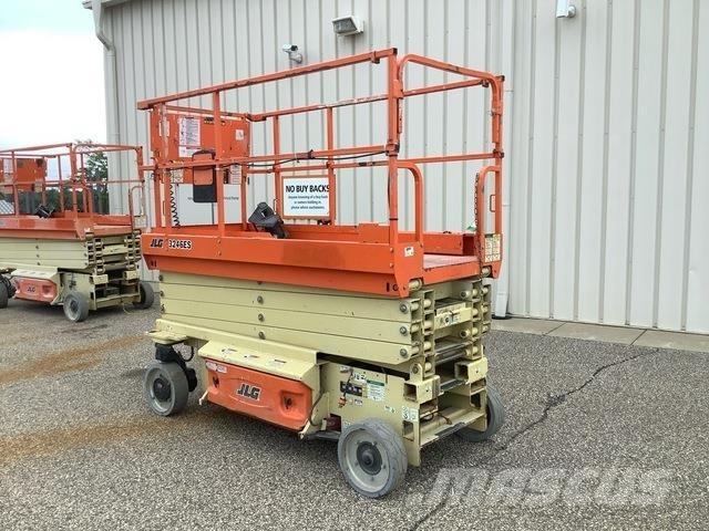 JLG 3246ES Schaarhoogwerkers