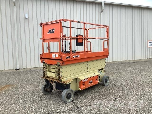 JLG 3246ES Schaarhoogwerkers