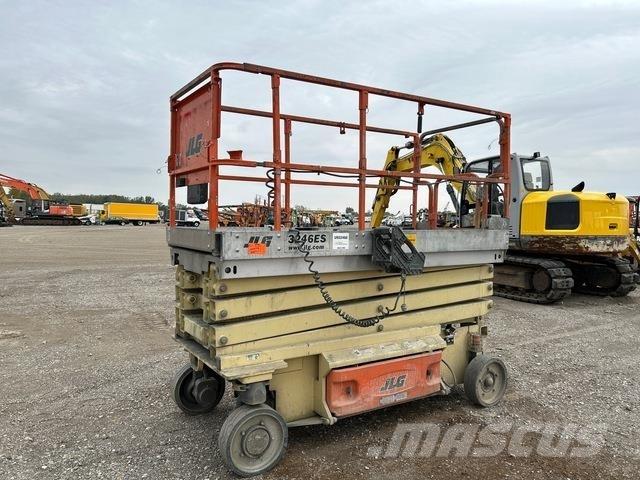 JLG 3246ES Schaarhoogwerkers