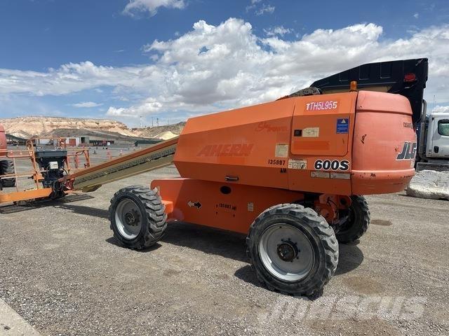 JLG 600S Telescoophoogwerkers