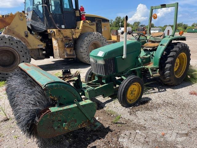 John Deere 970 Veegmachines voor binnen