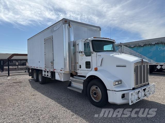 Kenworth T800 Bakwagens met gesloten opbouw