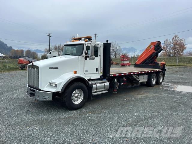 Kenworth T800 Vlakke laadvloer met kraan