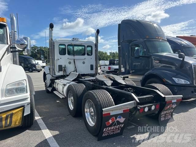 Kenworth T880 Trekkers