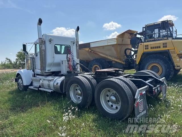 Kenworth W900 Trekkers