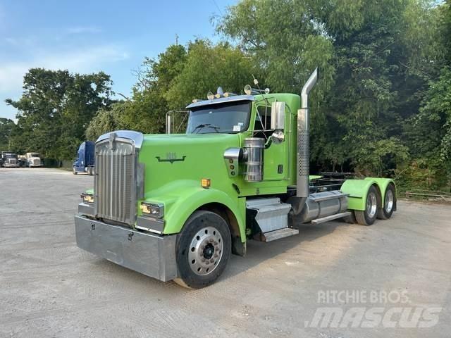 Kenworth W900 Trekkers