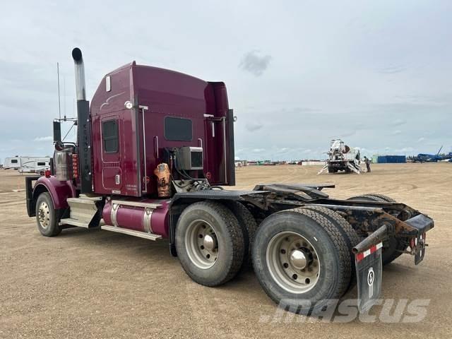 Kenworth W900 Trekkers