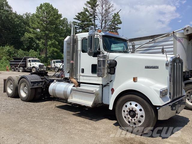 Kenworth W900 Trekkers