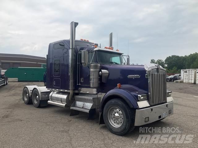 Kenworth W900L Trekkers