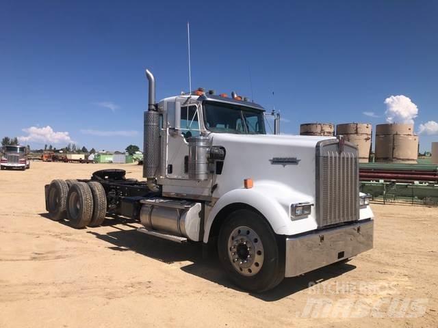 Kenworth W900L Trekkers