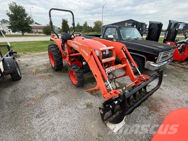 Kubota L3301D Compacttrekkers