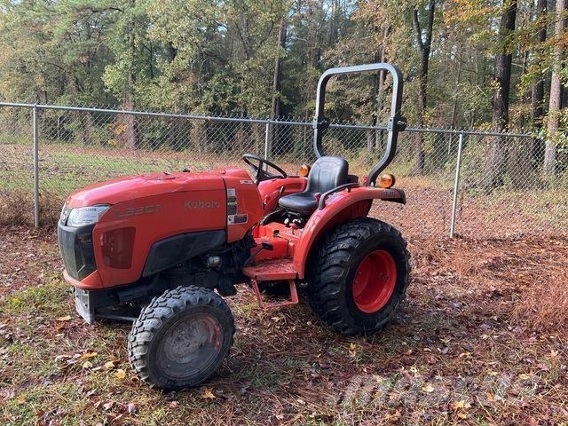 Kubota L3301DT Compacttrekkers