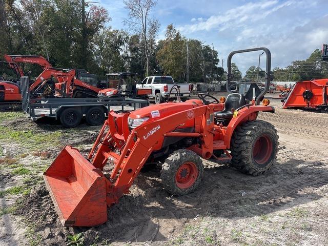 Kubota L3301DT Compacttrekkers
