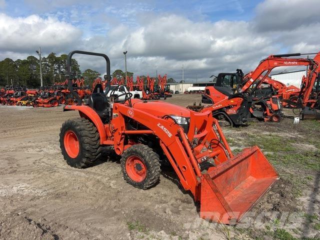 Kubota L3301DT Compacttrekkers