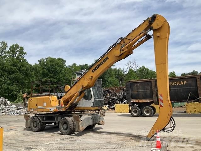 Liebherr A924C Waste / industry handlers