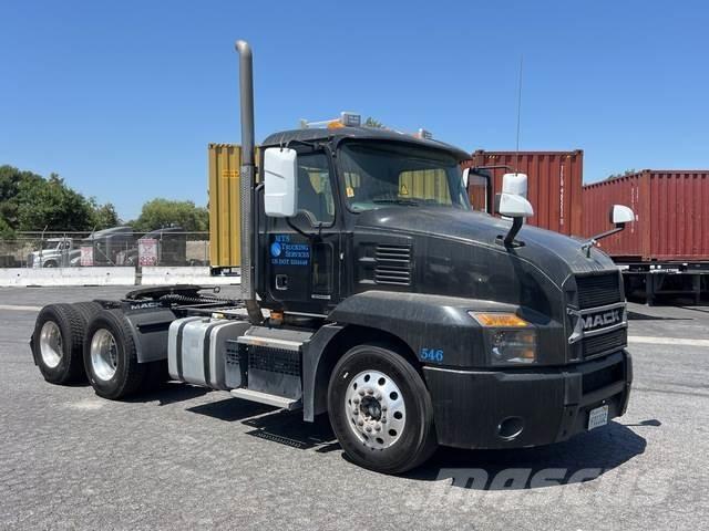 Mack AN64T Trekkers
