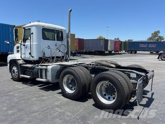 Mack AN64T Trekkers