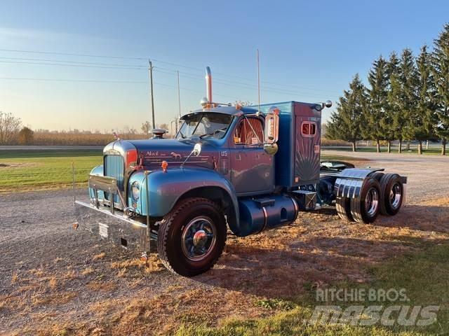 Mack B-61 Trekkers