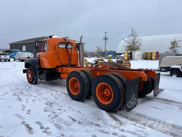 Mack B615T Trekkers