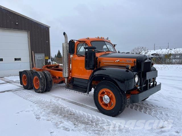 Mack B615T Trekkers