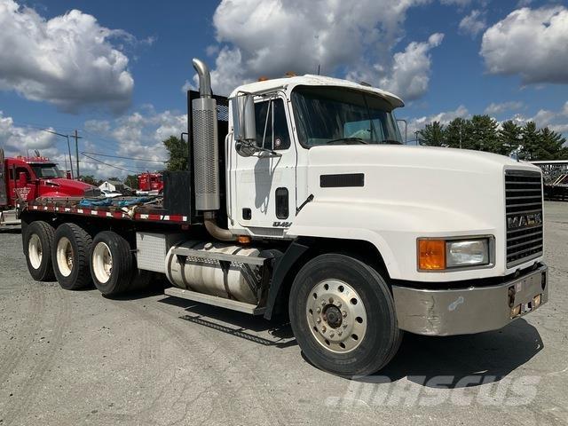 Mack CH 613 Platte bakwagens