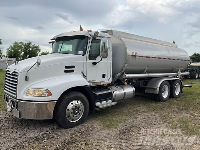 Mack CH613 Tankwagen