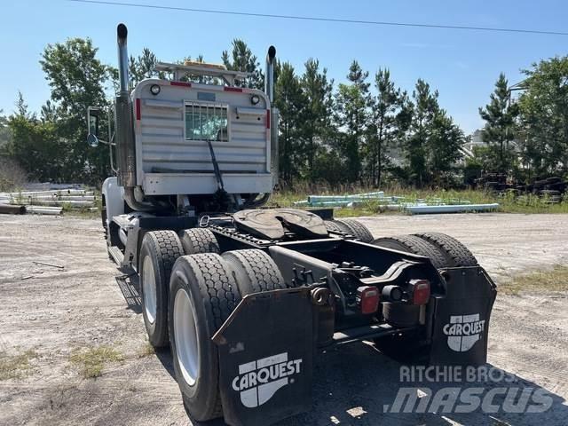 Mack CH613 Trekkers