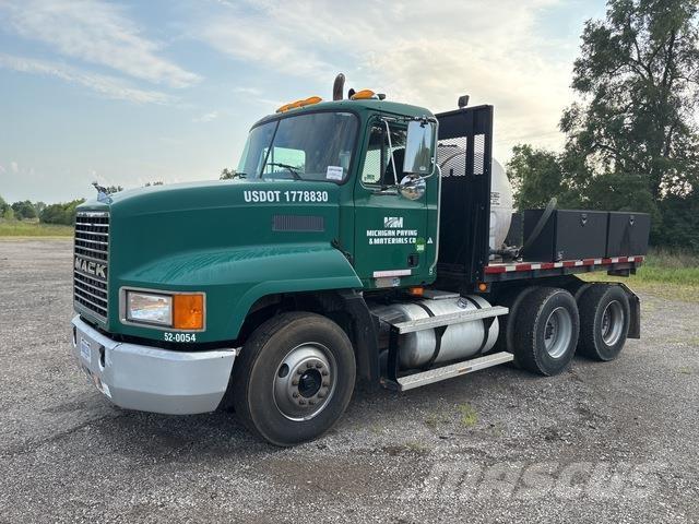 Mack CH613 Platte bakwagens