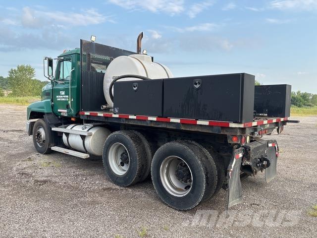 Mack CH613 Platte bakwagens