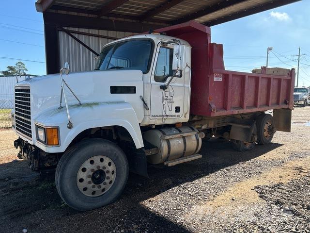 Mack CHU613 Kipper