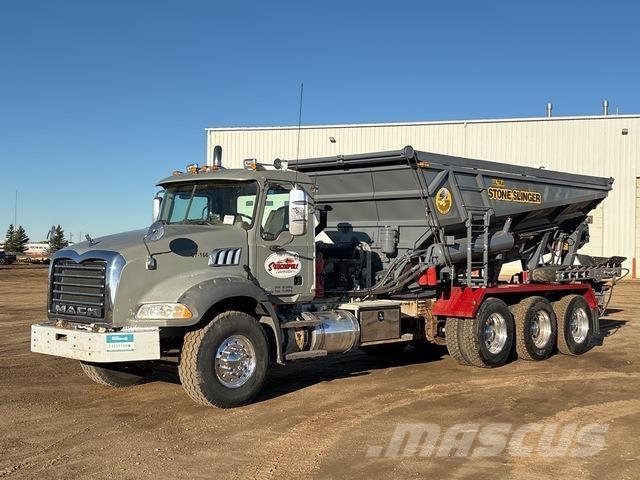 Mack CT713 Betonsteenmachines