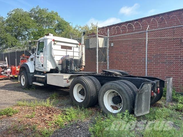 Mack CTP713 Trekkers