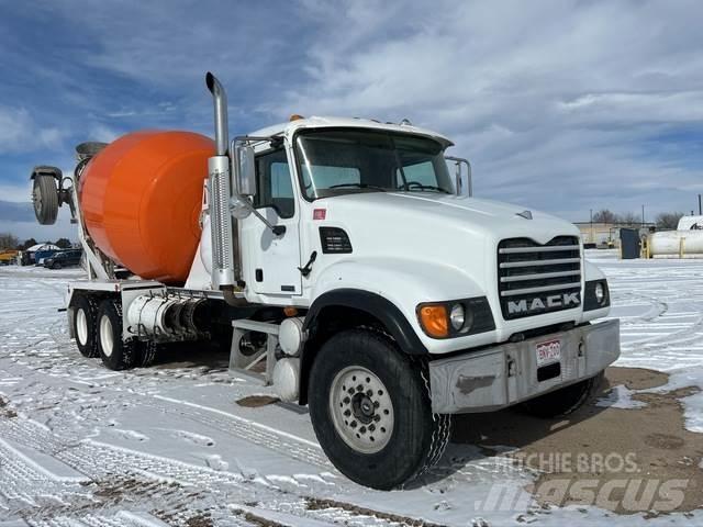 Mack CV513 Anders
