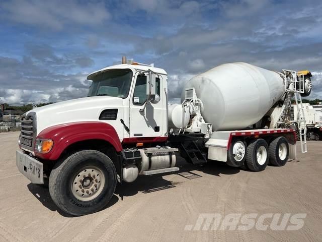 Mack CV513 Anders