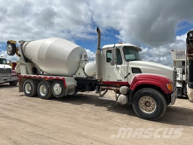 Mack CV513 Anders