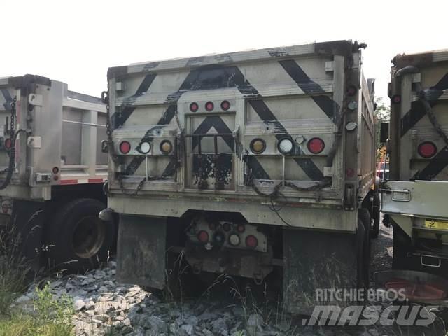 Mack CV700 Sneeuwschuivers en -ploegen